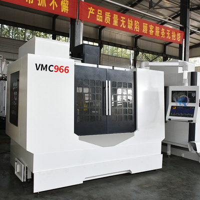 Fanuc CNC VMC Machine 3-osiowe centrum obróbkowe Vmc966 z wrzecionem Bt40