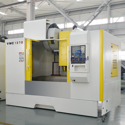 Frezarka CNC do metalu VMC Pionowe centrum obróbkowe Producenci VMC1370