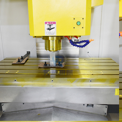 Fanuc Controller Vmc Drilling Machine 4-osiowe nowe pionowe centrum obróbkowe VMC1370