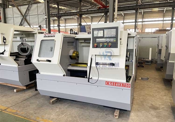 CK6140 Ciężka maszyna do obróbki obrabiarek CNC CE Mała maszyna do obróbki obrabiarek CNC pozioma
