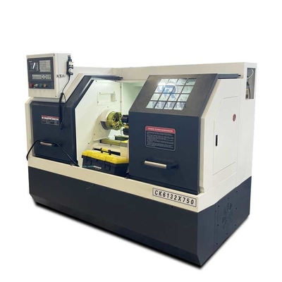 Horyzontalny CNC Flat Bed Lathe Machine Ck6132 Automatyczny CNC Lathe Machine 380V 4KW