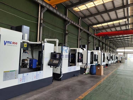 5 osi Precision VMC850 Vertical CNC Machining Center 8000 obrotów na minutę Spindle 16/24 Changer narzędzi
