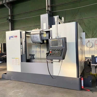 Maszyna frezowana CNC Vmc1160 CNC Centrum obróbki pionowej z wrotkiem Bt40